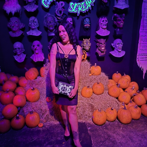 Meet your Posher, Kimberly - Picture 3 of 4